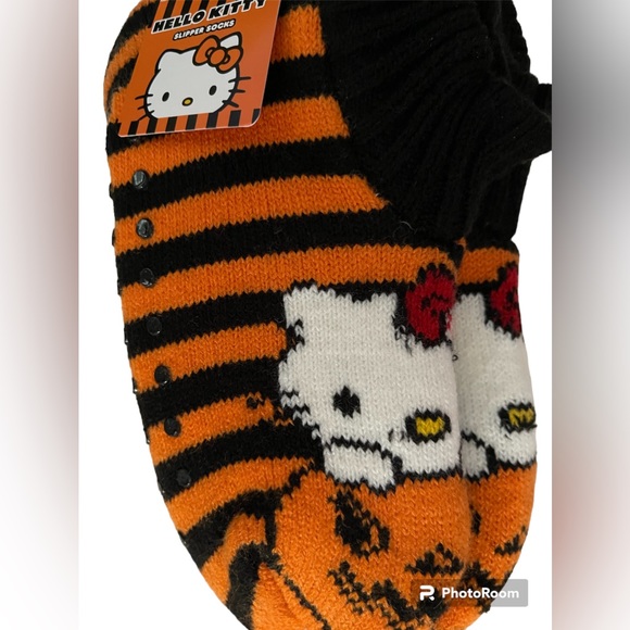 Hello Kitty Halloween Slipper Socks Shoe Size 4-10 NWT - Picture 3 of 3